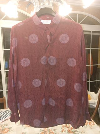 Camisa burdeos hombre