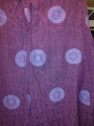 Camisa burdeos hombre