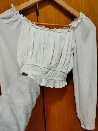 Blusa blanca manga larga escote elástico