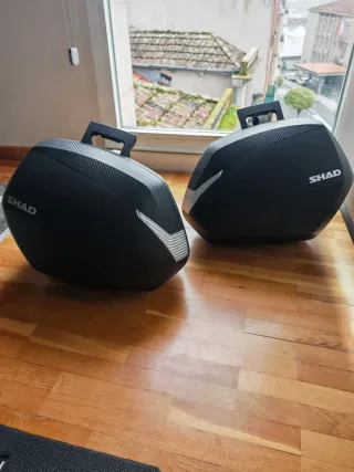 Moto Guzzi V85TT -A2-