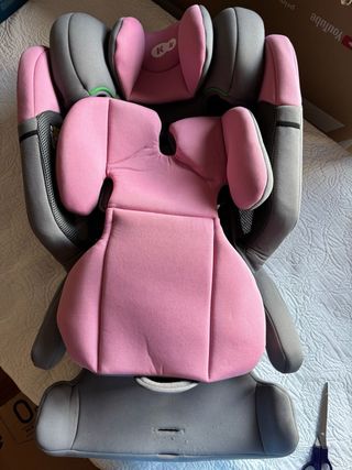 Silla de coche bebé gris y rosa