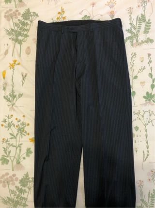 Traje de chaqueta azul marino a rayas