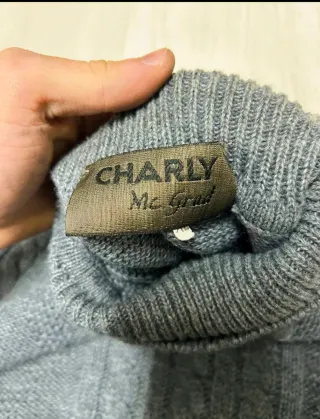 Maglione grigio collo alto