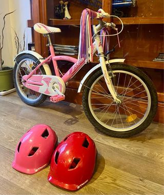 Bicicleta niña 20”+ casco rosa y rojo