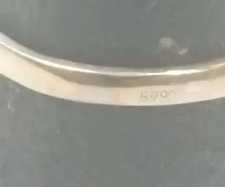 Anillo de oro blanco con diamantes