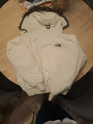 The North Face plumífero blanco con capucha mujer