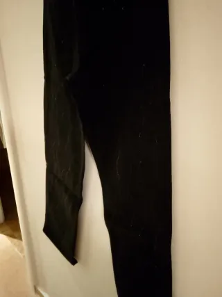 Pantalón vaquero negro con pedrería