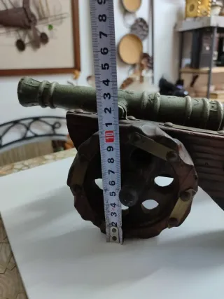 Cañón decorativo antiguo