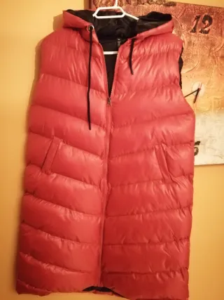 Chaleco acolchado con capucha mujer sin estrenar.