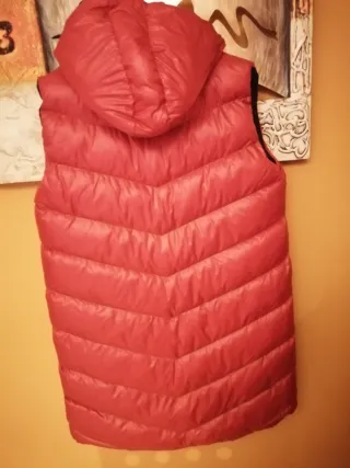 Chaleco acolchado con capucha mujer sin estrenar.