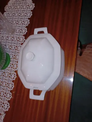 Sopera porcelana blanca con tapa