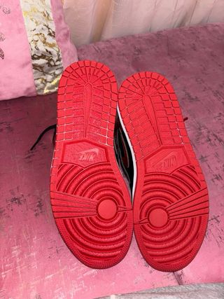 Jordan 1 Retro High OG Panther red