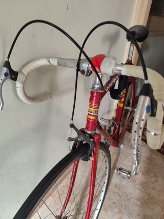 Bicicleta Amat clásica de carretera años 90