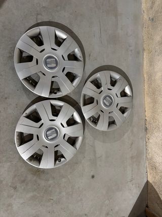 Tapacubos Seat 16 (3 unidades) usados