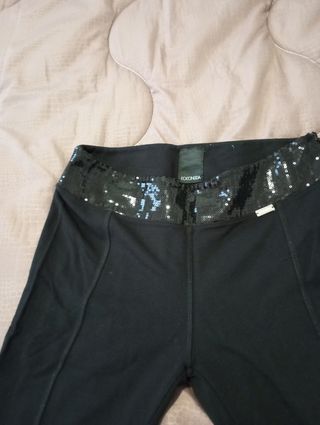 Leggings neri con dettagli