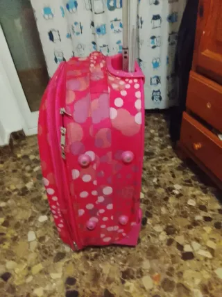Maleta infantil con ruedas y tirador