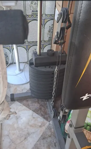 Aparato de gimnasia multifuncional