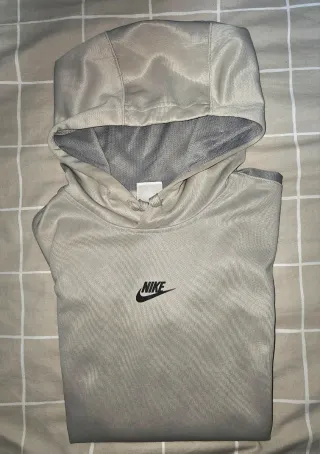Sudadera Nike con capucha beige
