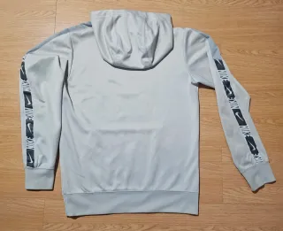 Sudadera Nike con capucha gris