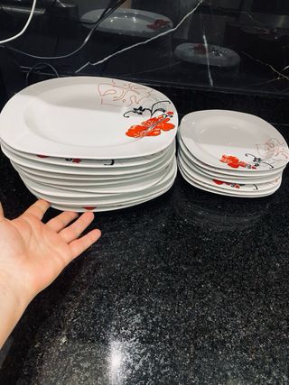 Lote Vajillas y Vasos Rojos y Blancos