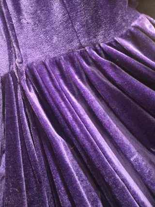 Traje de Reina Morado y Dorado