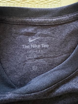 Camiseta Nike Gris Oscuro Talla L