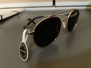 Gafas de sol Hawkers negras y plateadas