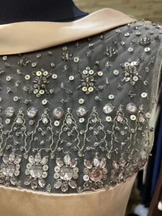 Vestido fiesta mujer beige cristales de svaroski