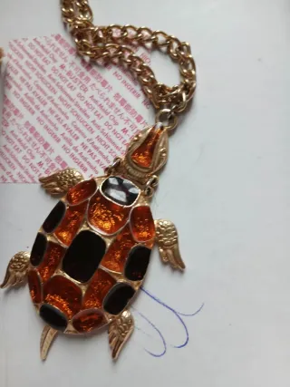 Collana tartaruga grande oro e arancione