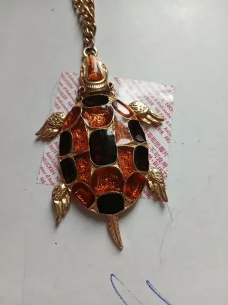 Collana tartaruga grande oro e arancione