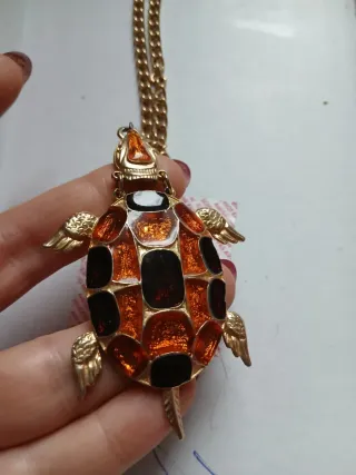 Collana tartaruga grande oro e arancione