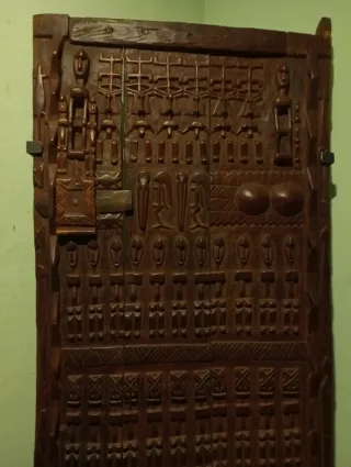 Puerta Dogón tallada madera