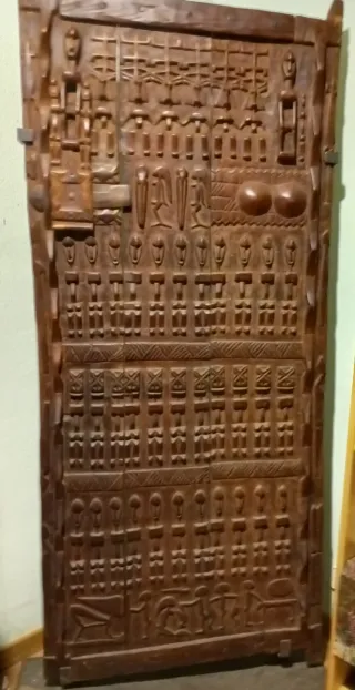Puerta Dogón tallada madera