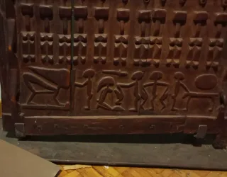 Puerta Dogón tallada madera