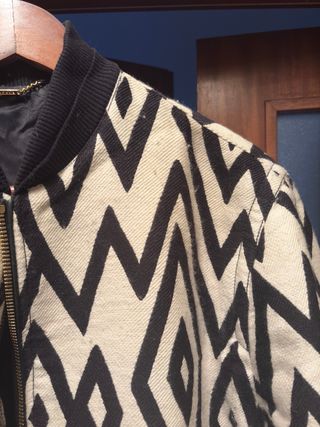 Beisbolera Versace Beige y Negro