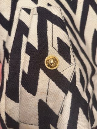 Beisbolera Versace Beige y Negro