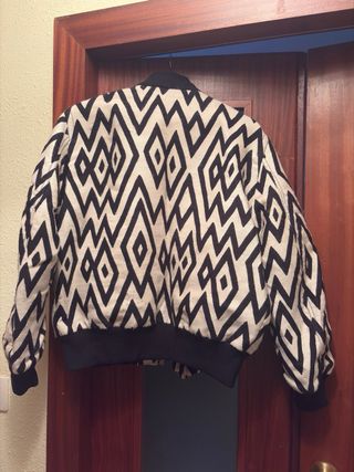 Beisbolera Versace Beige y Negro