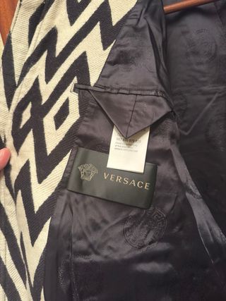 Beisbolera Versace Beige y Negro