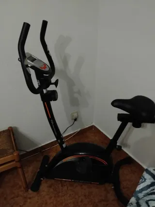 Bici Estática Tecnovita, nueva prácticamente