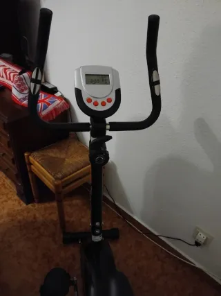 Bici Estática Tecnovita, nueva prácticamente