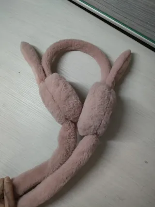 Orejeras de invierno rosa