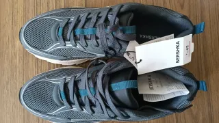 Zapatillas Bershka grises y turquesa talla 45