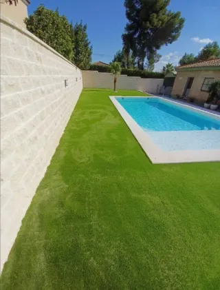 Césped artificial y jardinería