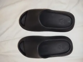 Chanclas Yeezy Adidas Negras