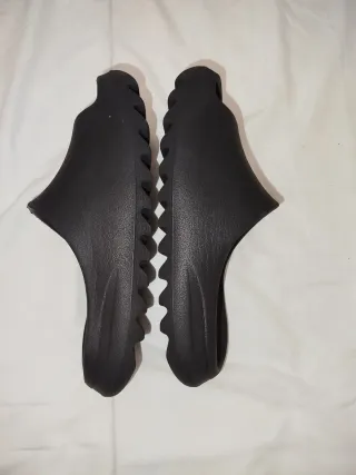 Chanclas Yeezy Adidas Negras