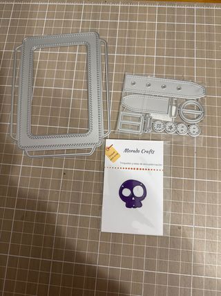 Troqueles de scrapbooking Morado Crafts