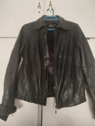Cazadora cuero negra talla S