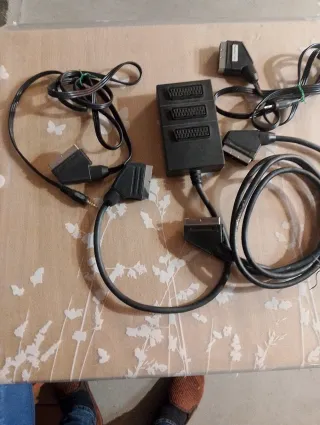 Cables y Adaptador Euroconector Múltiple