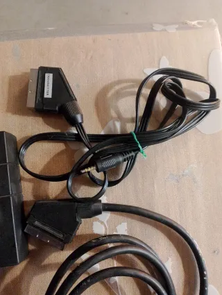 Cables y Adaptador Euroconector Múltiple