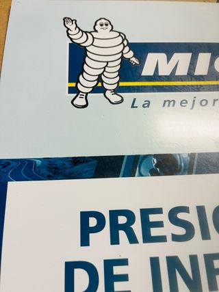 Cartel Michelin Presiones Neumáticos bibendum